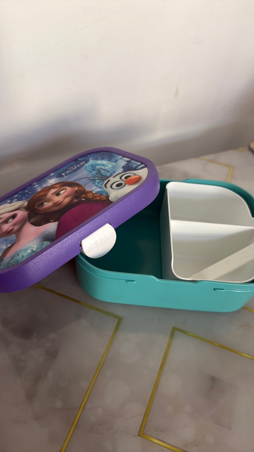 Elsa mepal brooddoos, Dieren en Toebehoren, Kattenbakken, Ophalen, Zo goed als nieuw