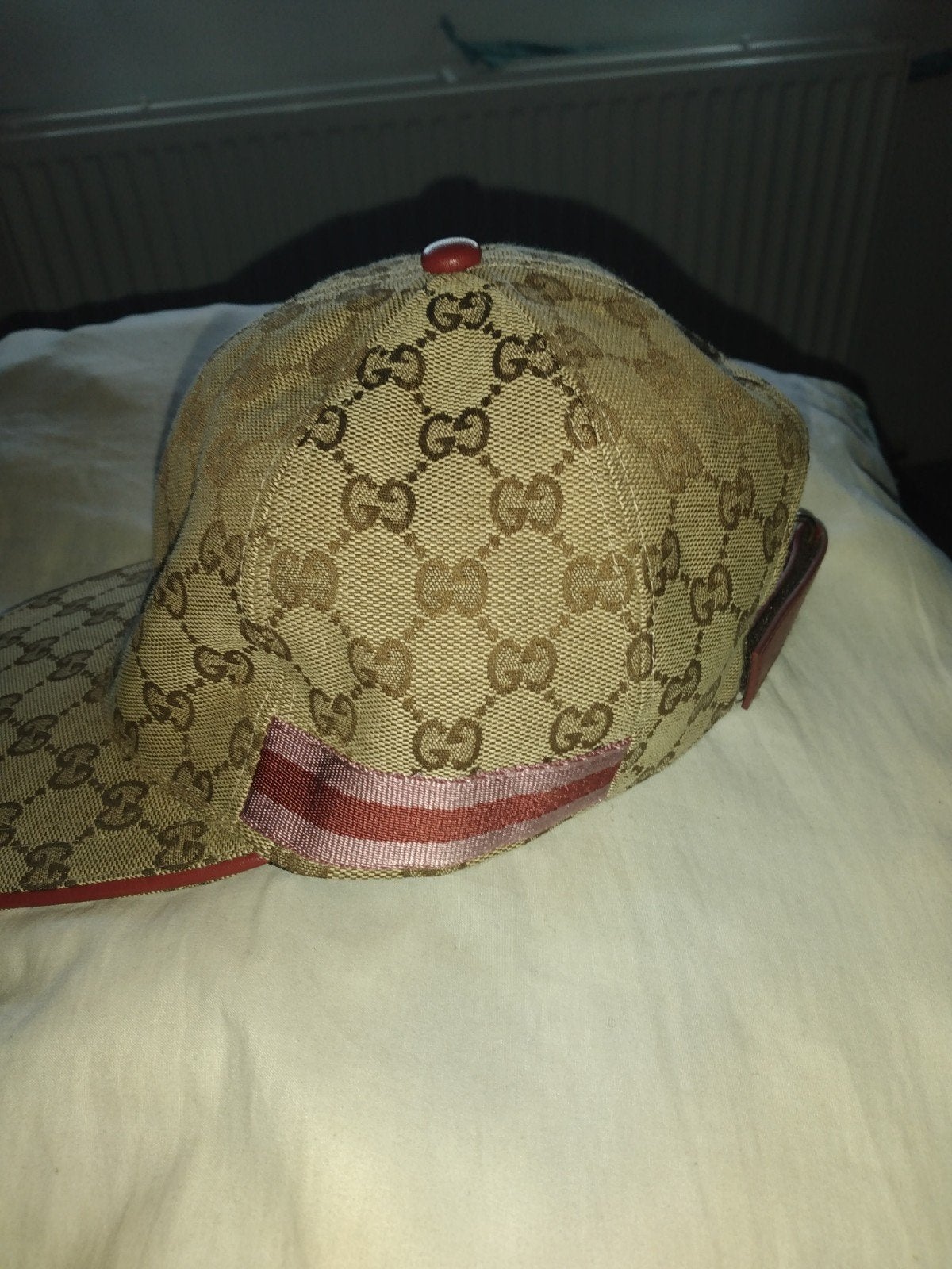 Gucci pet (Beige & Rood), Neuf, Enlèvement, 58 ou 59 cm (L, 7¼ ou ⅜ pouces), Casquette