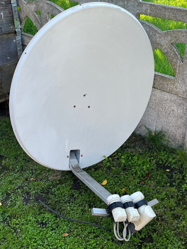 Récepteur satellite, Enlèvement, Utilisé, Antenne (parabolique)