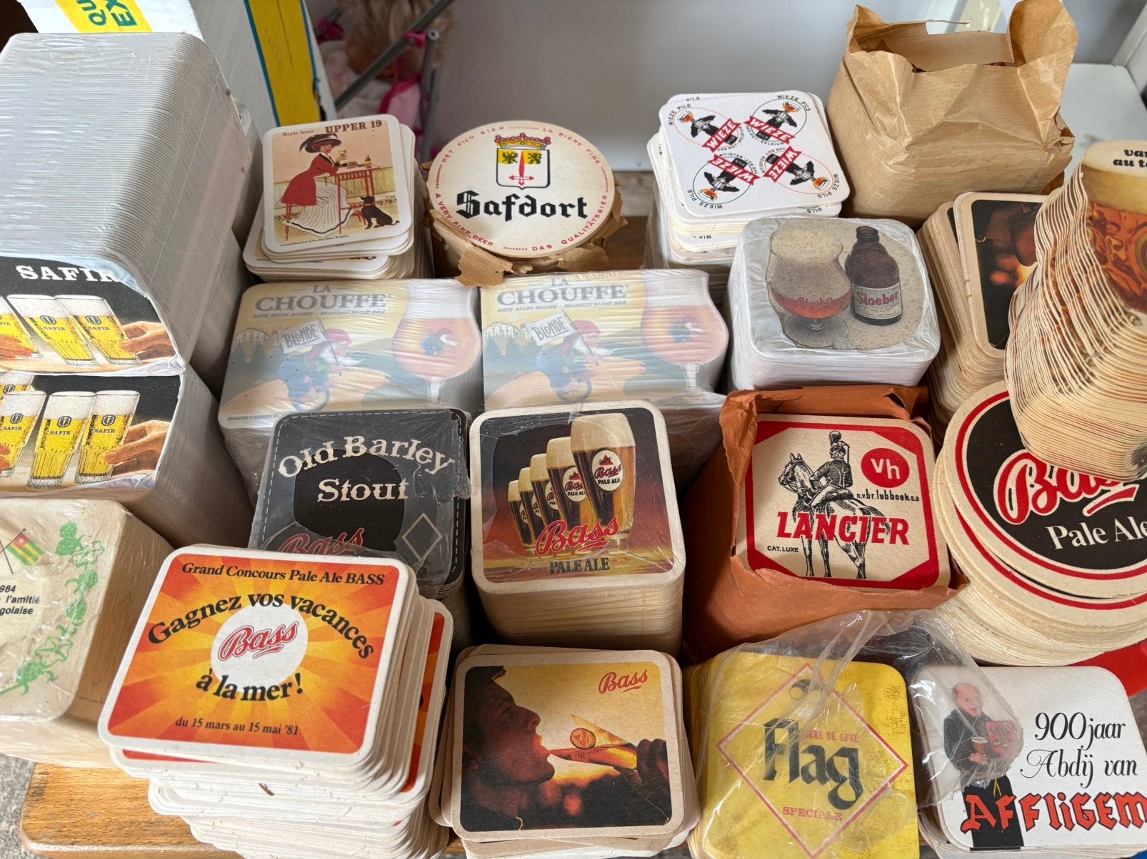 Emballage des billets de bière en stock., Enlèvement ou Envoi