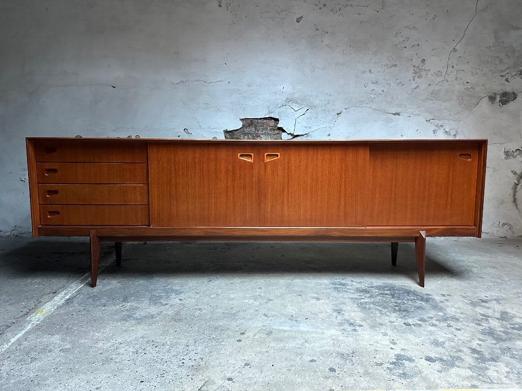 Vintage Oswald Vermaercke XL Dressoir V-Form Belgisch design, Teck, Avec tiroir(s), 25 à 50 cm, 200 cm ou plus