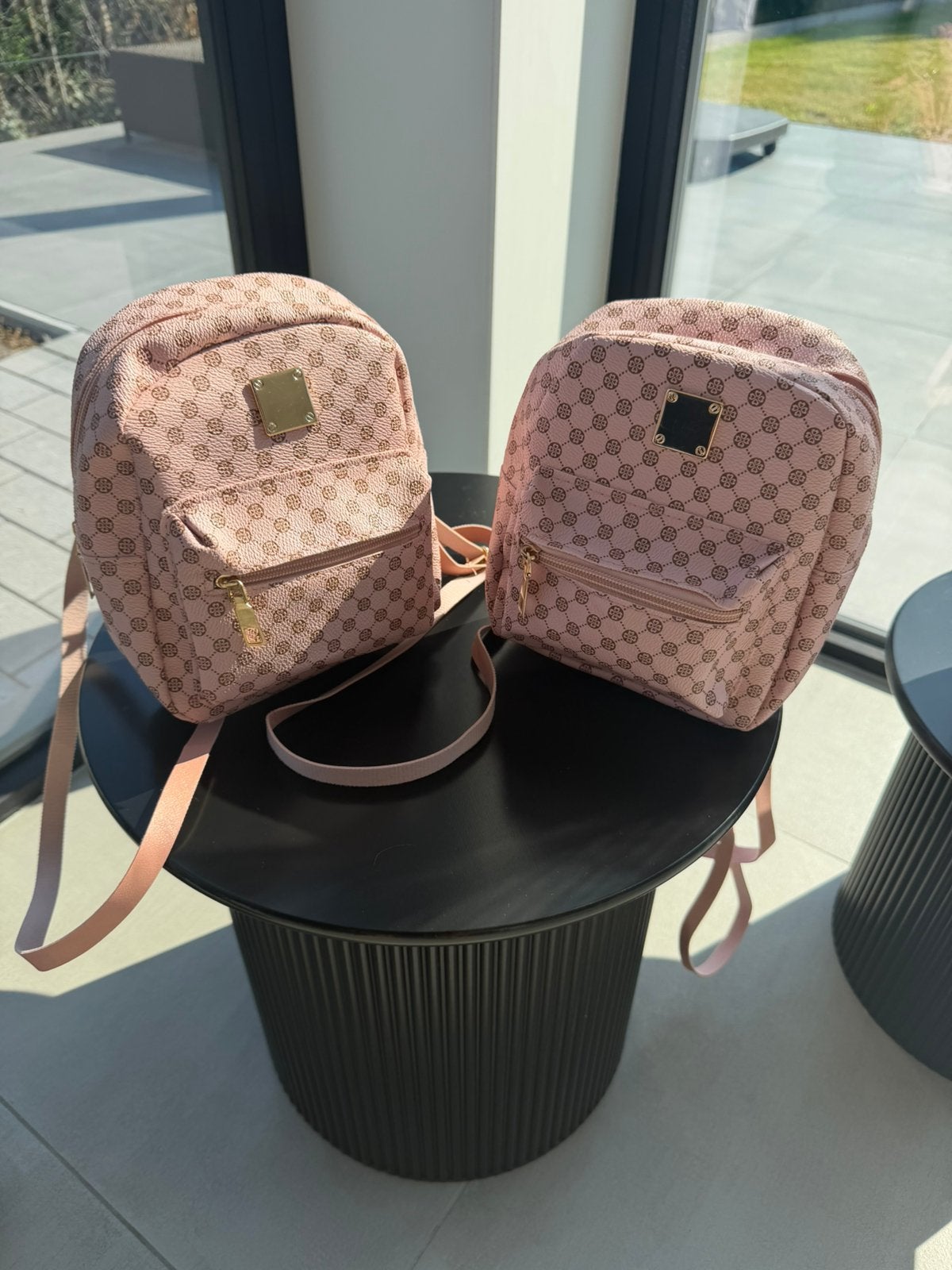 Mooie kleine nieuwe rugzakjes / handtasjes, Handtassen en Accessoires, Ophalen, Zo goed als nieuw