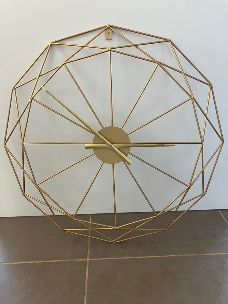 Horloge design, Enlèvement