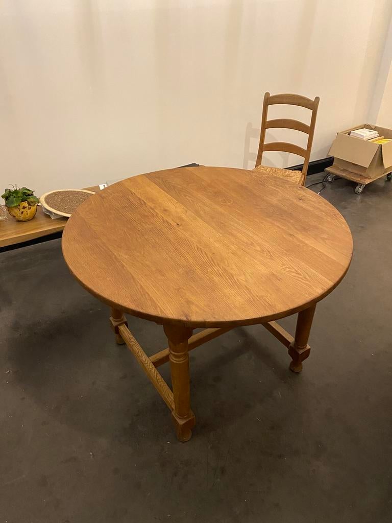 Table à manger ronde, Enlèvement