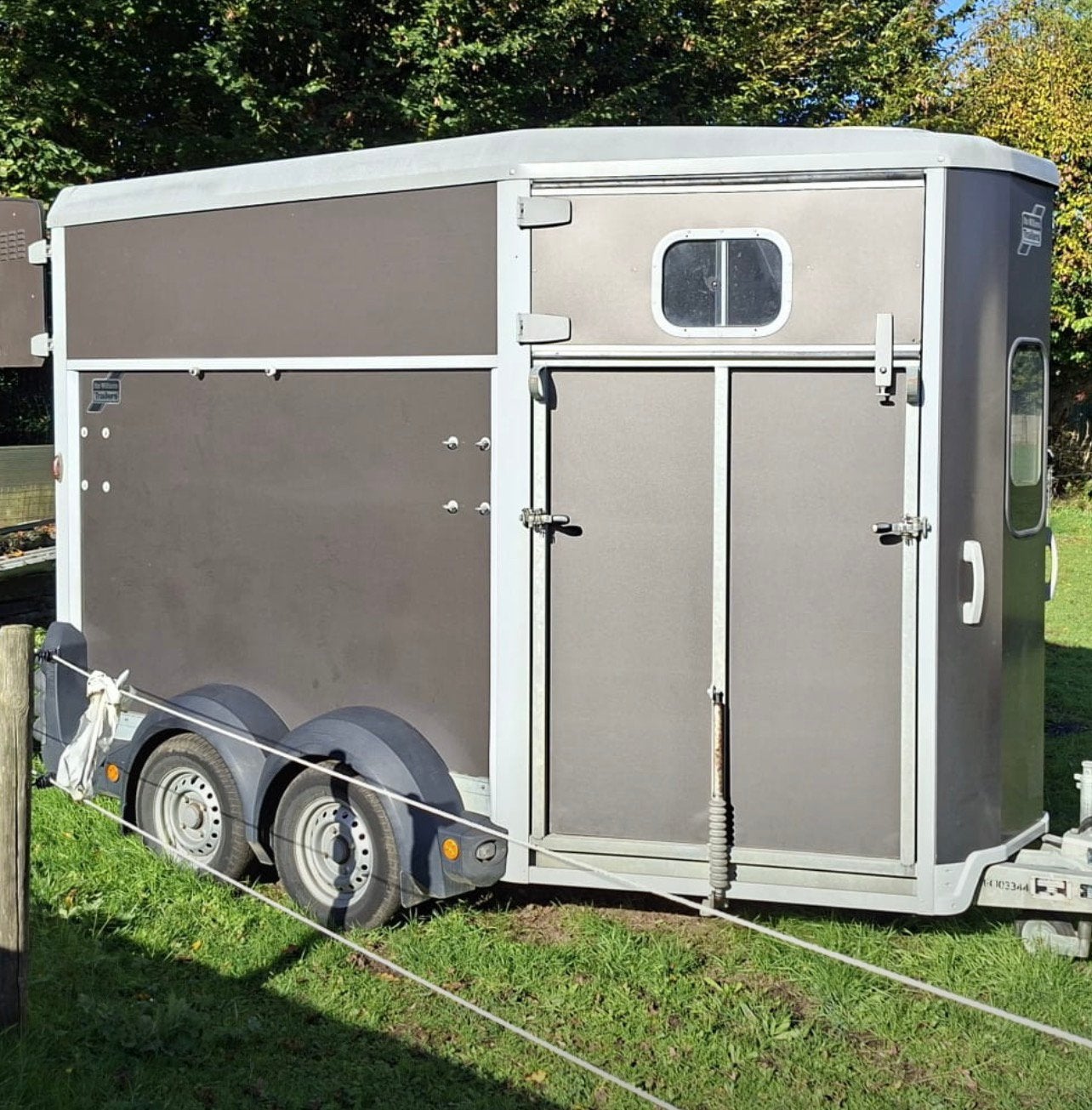 Ifor williams HB511 met zadelkamer en vooruitloop  2016, Animaux & Accessoires, Enlèvement, Comme neuf, Autres matériaux, Remorque 2 chevaux