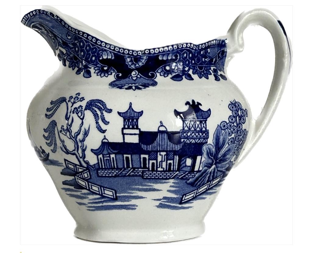 oud Blue Willow porseleinen melkkan Burleighware, Antiquités & Art, Antiquités | Porcelaine, Enlèvement ou Envoi
