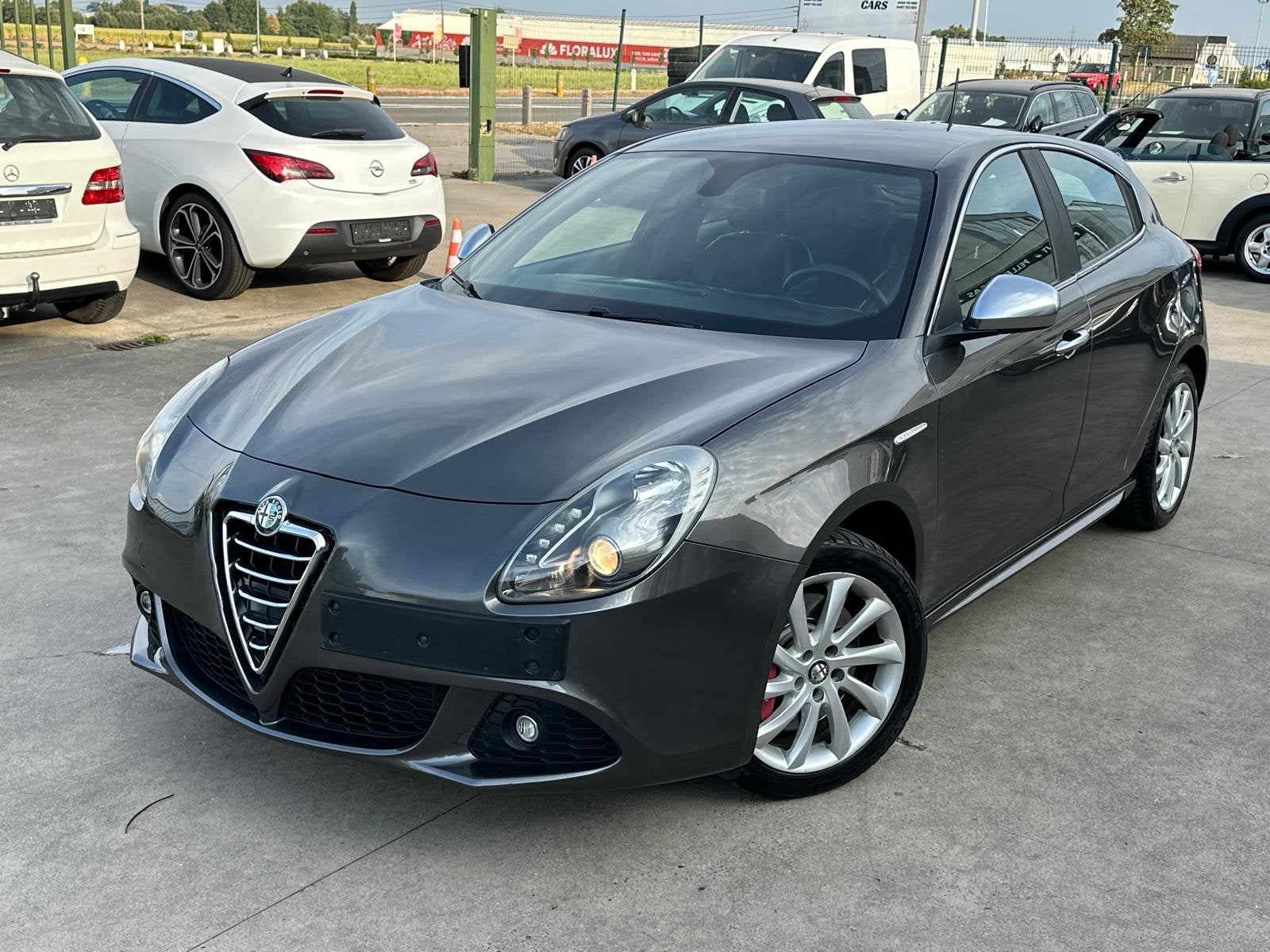 Alfa Romeo Giulietta 2 L Diesel 128000 Klm, Autos, Euro 5, Achat, Entreprise, Boîte manuelle