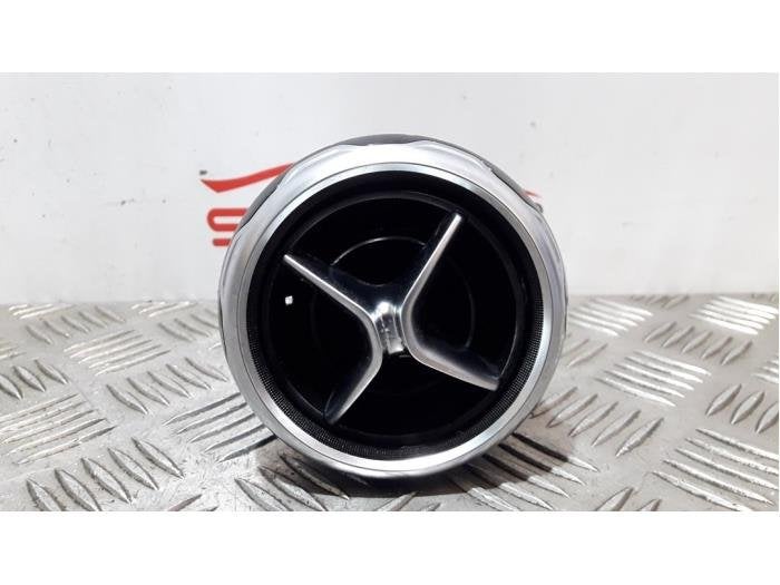 Luchtrooster Dashboard van een Mercedes GLA, Gebruikt, -, Ophalen of Verzenden, -