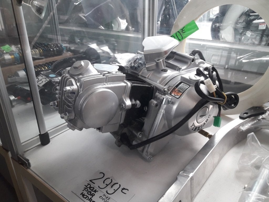 dax motor 50cc met 4 vitessen handkoppeling 299€, Ophalen, Nieuw, Blok