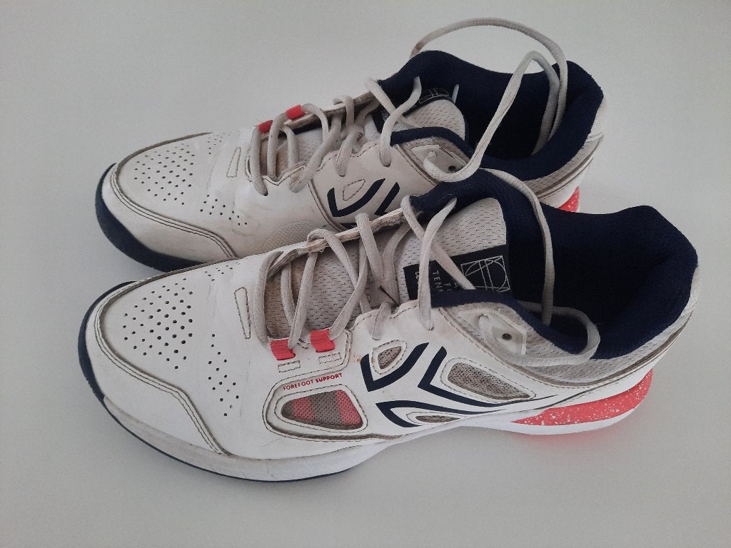 Turnschoenen maat 40, Sport en Fitness, Turnen, Ophalen of Verzenden, Zo goed als nieuw, Wit, Turnschoenen