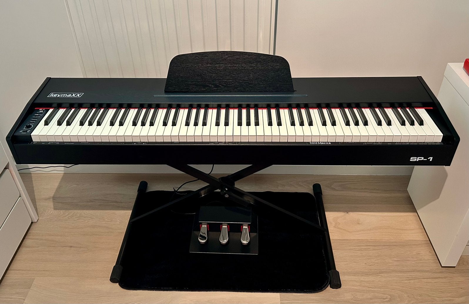 Clavier : keymaXX SP-1 Piano de scène et son pied, Muziek en Instrumenten, Keyboards, 88 toetsen, Midi-aansluiting, Zo goed als nieuw
