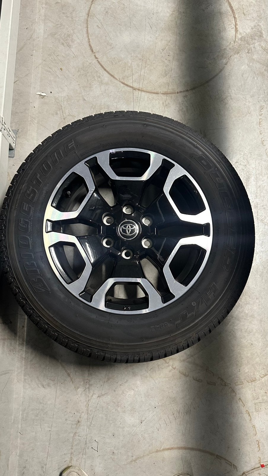 Originele nieuwe wielen Hilux, Autos : Pièces & Accessoires, Neuf, Pneus et Jantes, 265 mm, Pneus été