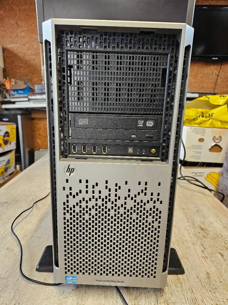 HP ML350 Gen8 tower server, Informatique & Logiciels, Serveurs, Enlèvement, Utilisé, 2 à 3 Ghz, Composants échangeables à chaud