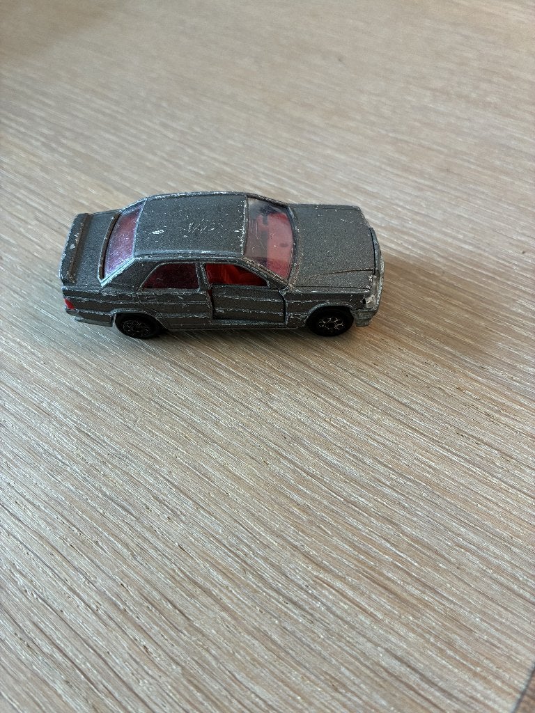 Majorette Mercedes 190E 2,3-1,6, Enlèvement