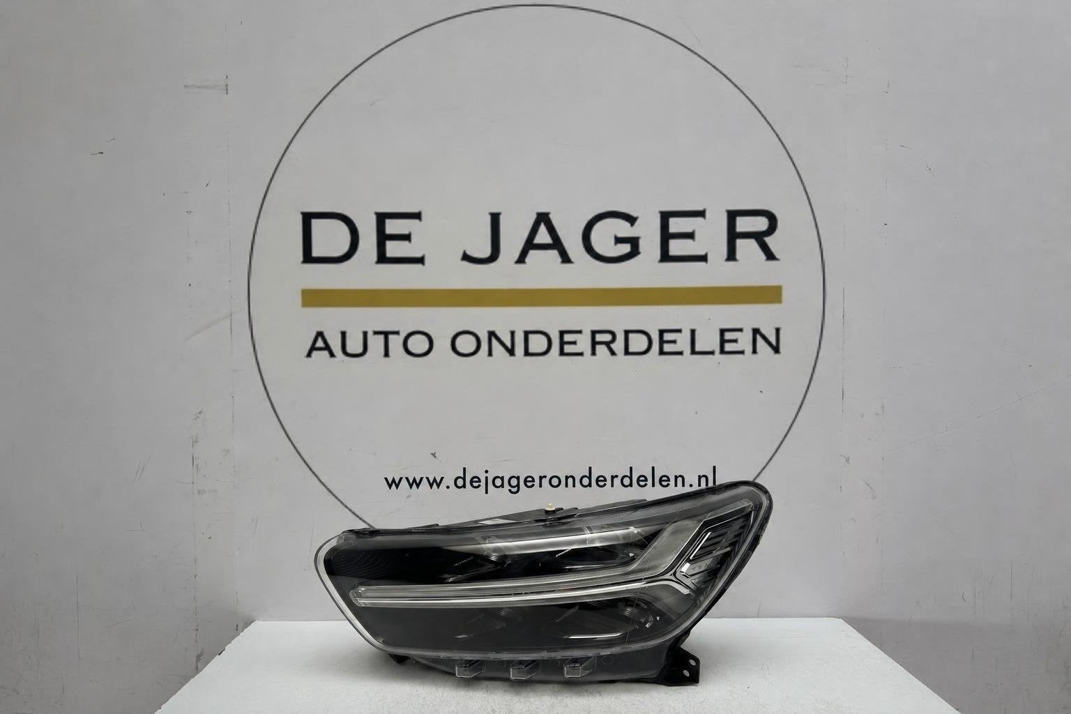 Volvo XC40 536 Full LED koplamp liens 32133573, Autos : Pièces & Accessoires, Gunnar Engellaus vag 8
405 31  Gothenburg, SE, Info@volvocars.com