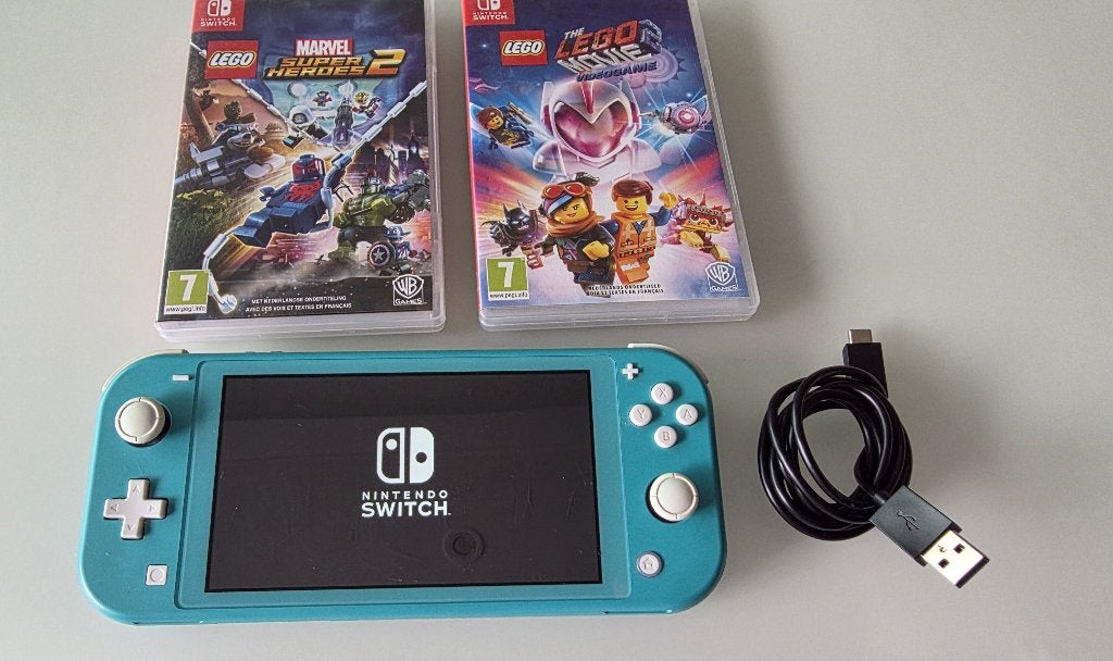 Nintendo Switch Lite console met lader met 2 Lego games, Ophalen of Verzenden