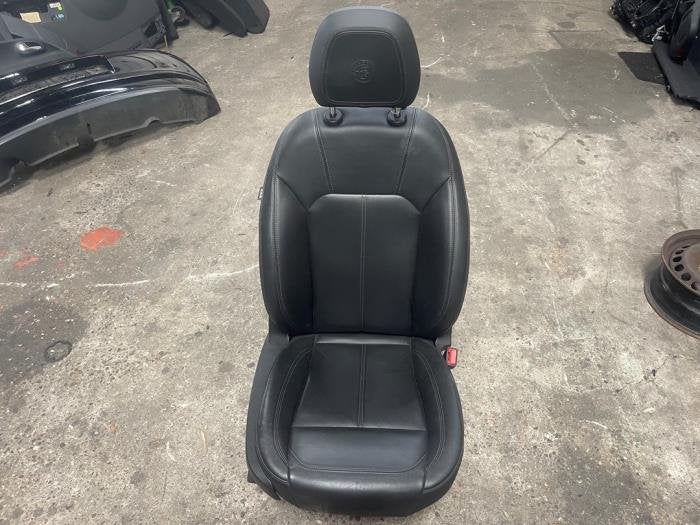 Siège droit d'un Alfa Romeo Giulia, -, 3 mois de garantie, Utilisé, Alfa Romeo