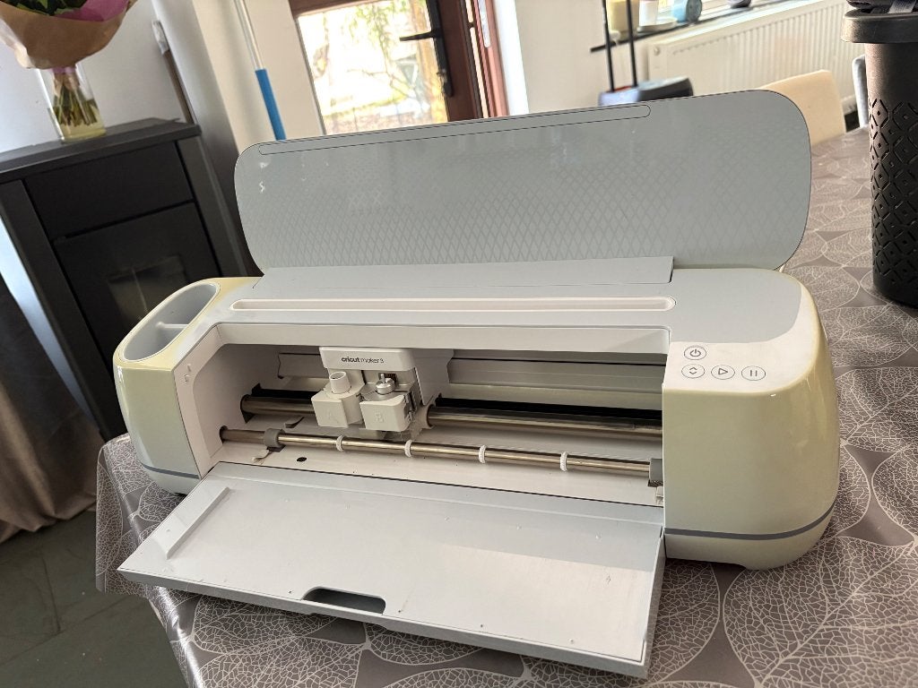 Plotter Cricut maker 3 en toebehoren, Enlèvement ou Envoi, Comme neuf, Machine, Cricut