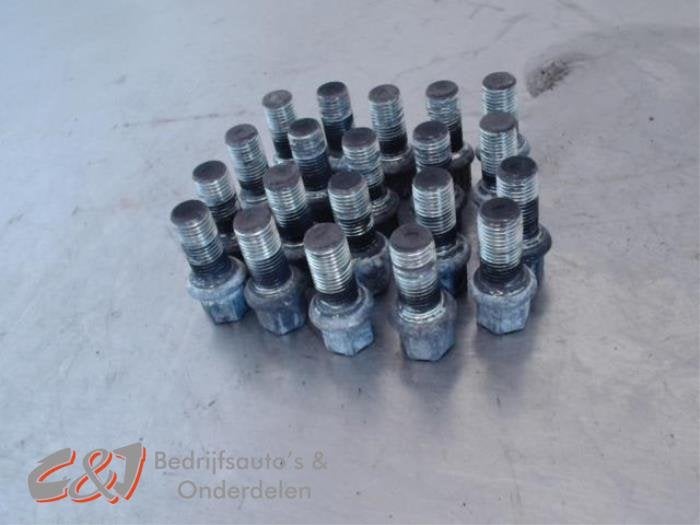 Kit boulons de roue d'un Volkswagen Caddy, Volkswagen, -, 3 mois de garantie, Utilisé