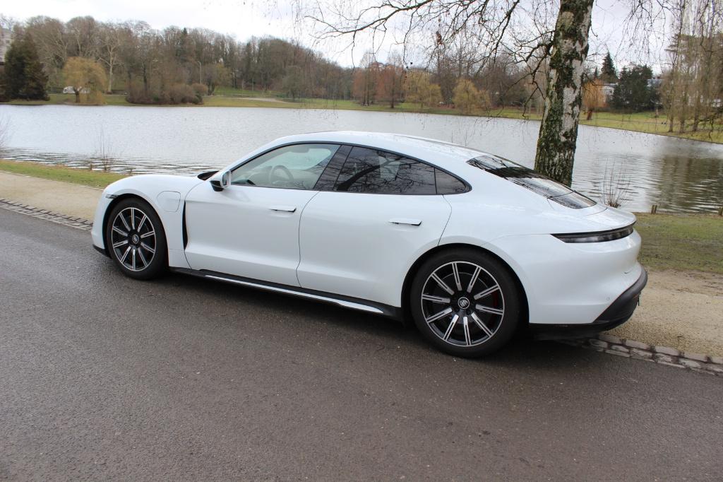 4S Performance-batterij + 1 Eigenaar Nieuwprijs 142.000 eu, Auto's, Porsche, Automaat, 4 deurs, Wit, Leder