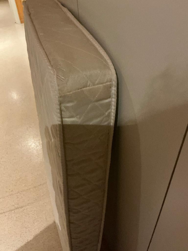 Matras voor kinderbed, Ophalen, Zo goed als nieuw, Minder dan 140 cm, Matras