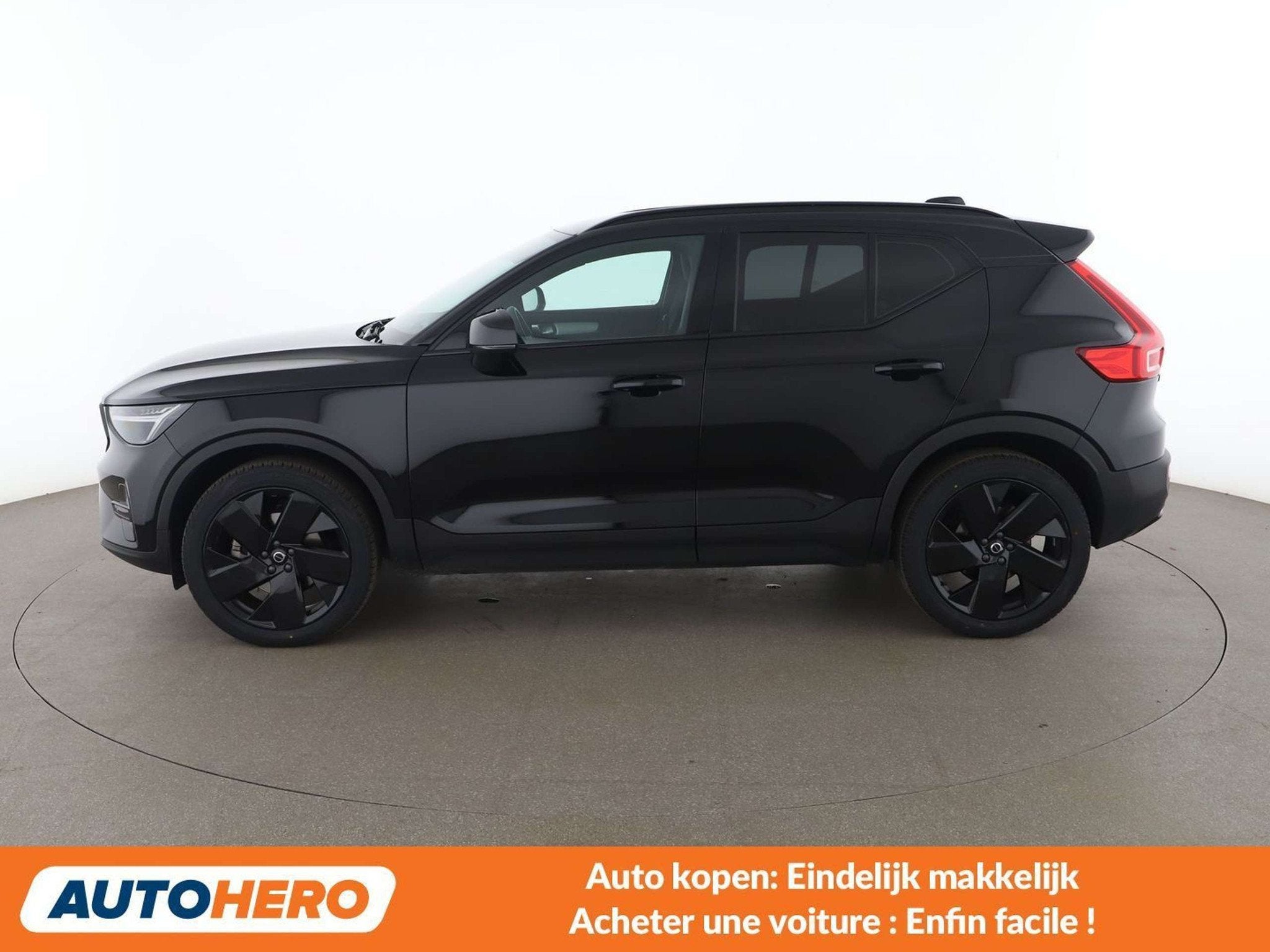 Volvo XC40 2.0 B3 Mild-Hybrid Plus Black Edition 2WD, Achat, Euro 6, 1688 kg, Noir