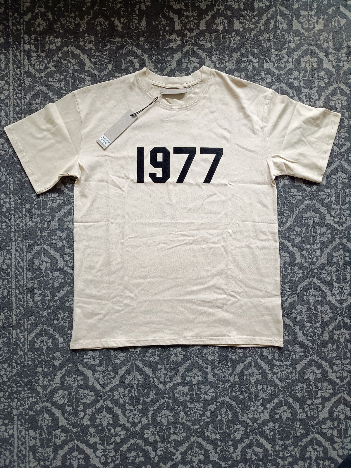 Essentials 1977 t-shirt, maat m, Maat 48/50 (M), Beige, Nieuw, Ophalen of Verzenden
