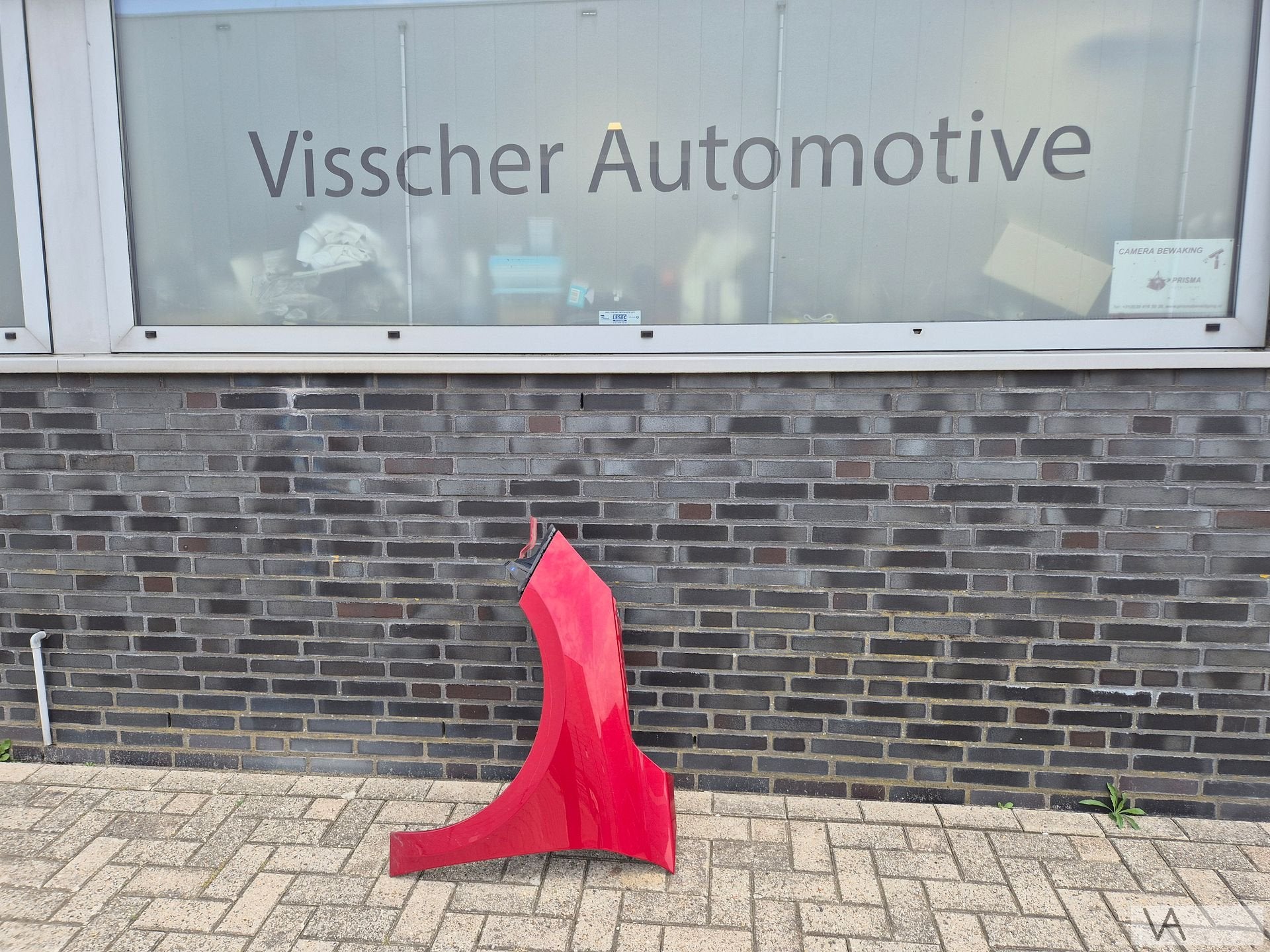 Spatbord voorscherm links van Opel Corsa F 2019 - 2025 rood, Gebruikt, -, -, Opel