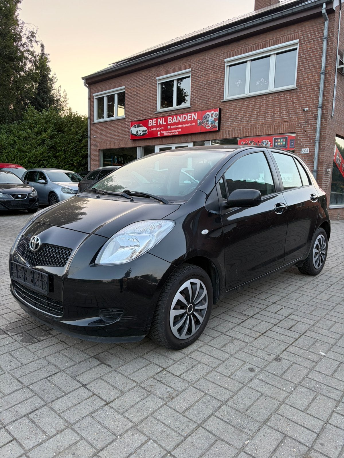 Toyota yaris 1.0 benzine met airco al gekeurd, Autos, Toyota, Achat, Entreprise, Boîte manuelle, 5 portes