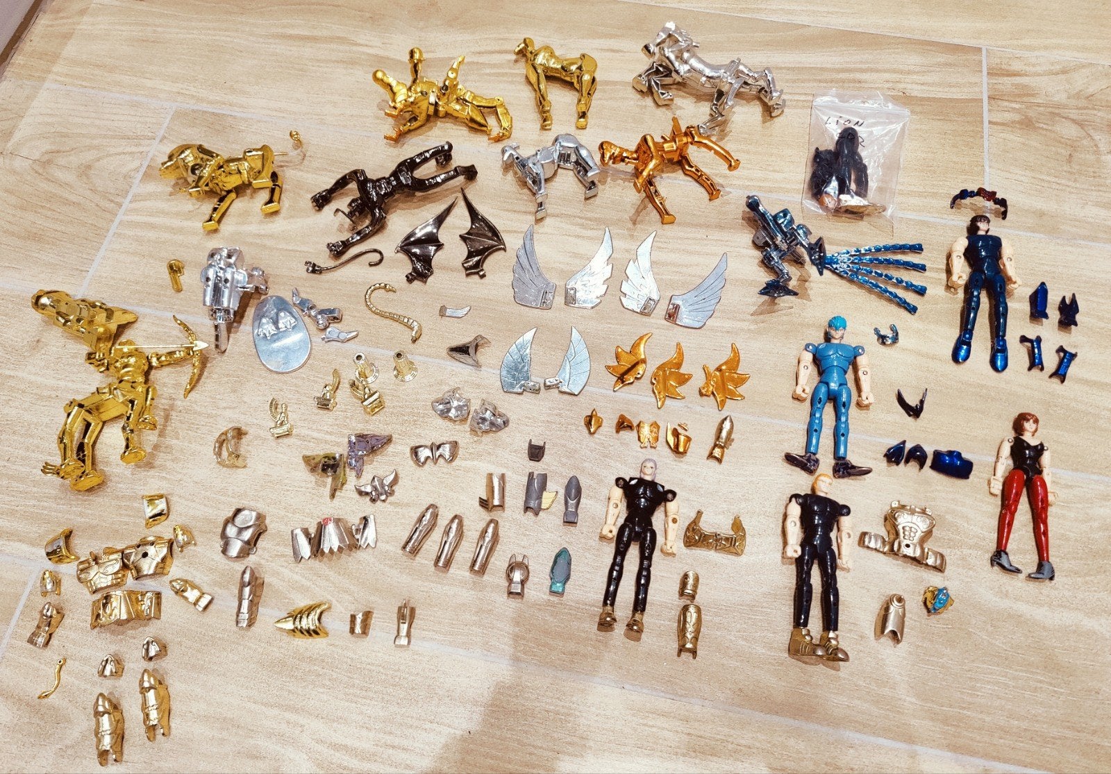 Chevalier du Zodiaque lot pour pièces, Collections, Enlèvement ou Envoi, Utilisé