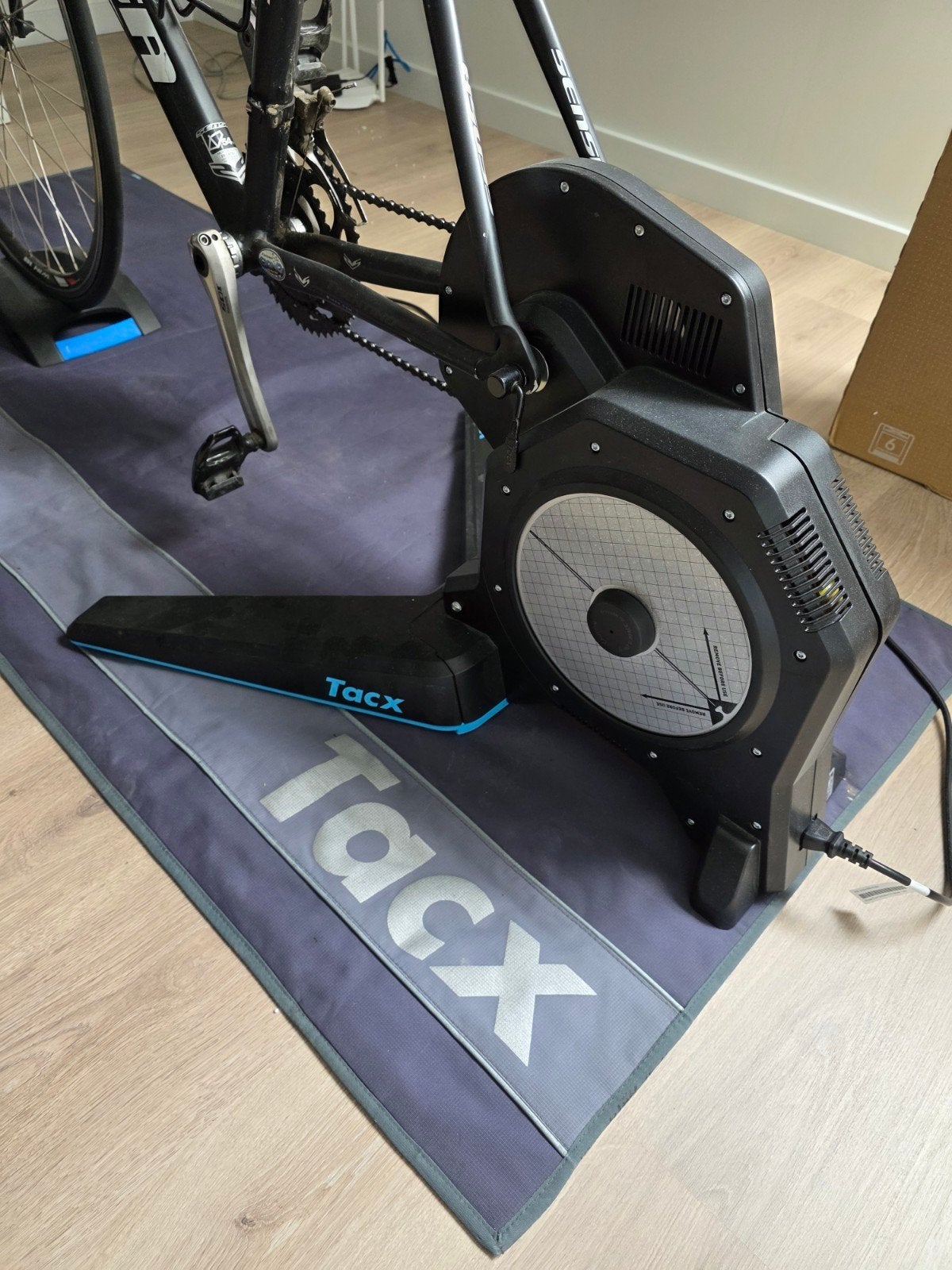 Tacx Flux 2 Smart T2980 fietstrainer, Ophalen