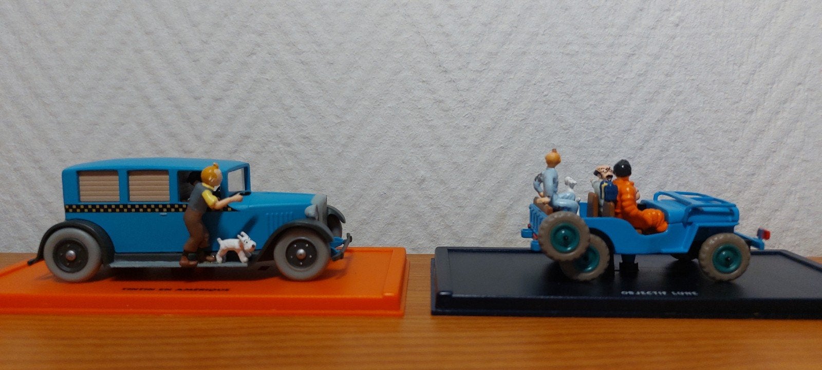 2 voitures Tintin Atlas 1/43 « Le contrôleur des taxis » + «, Collections, Enlèvement ou Envoi, Tintin, Utilisé, Statue ou Figurine