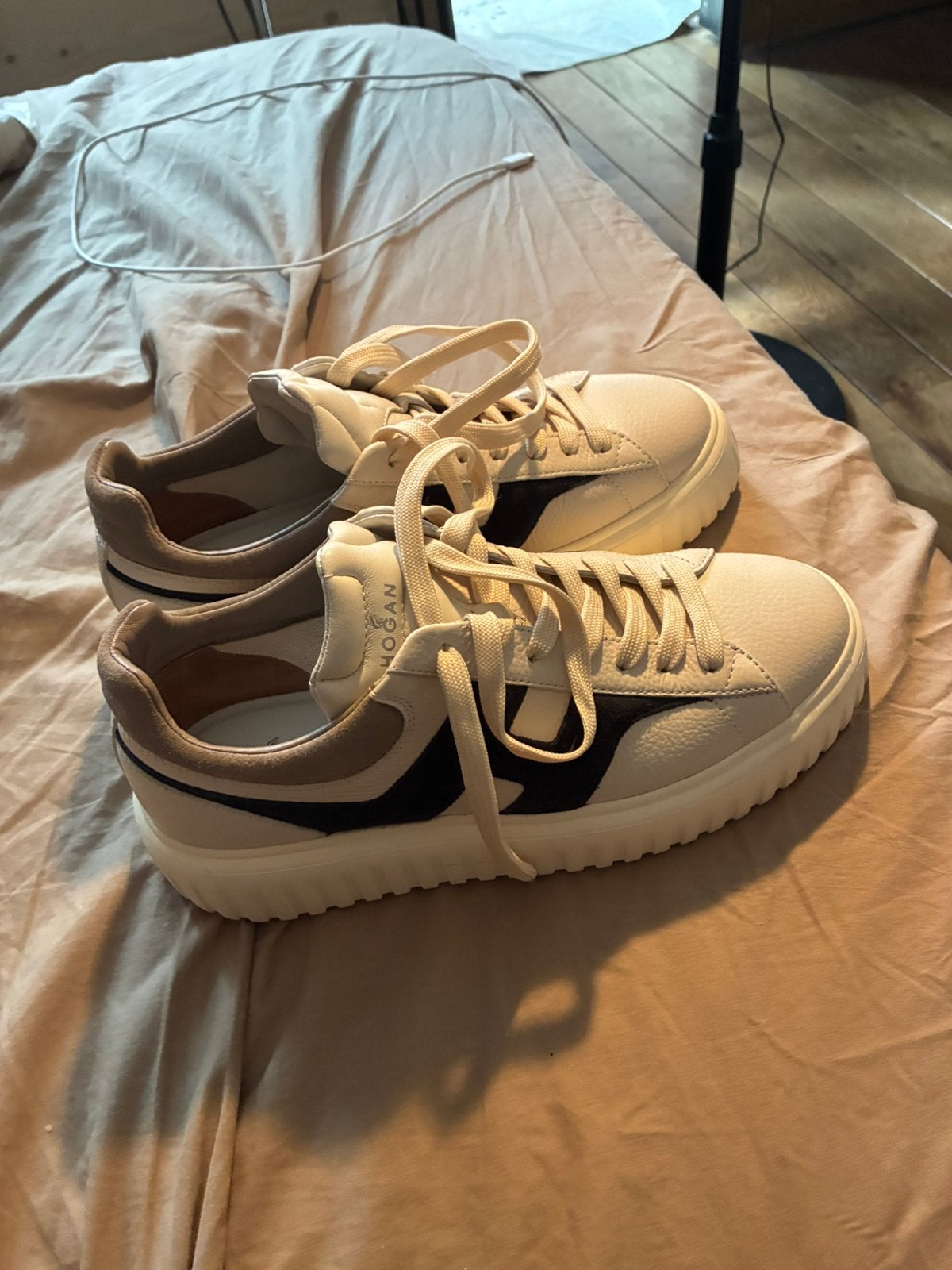 Paire hogan 42, Enlèvement ou Envoi, Comme neuf
