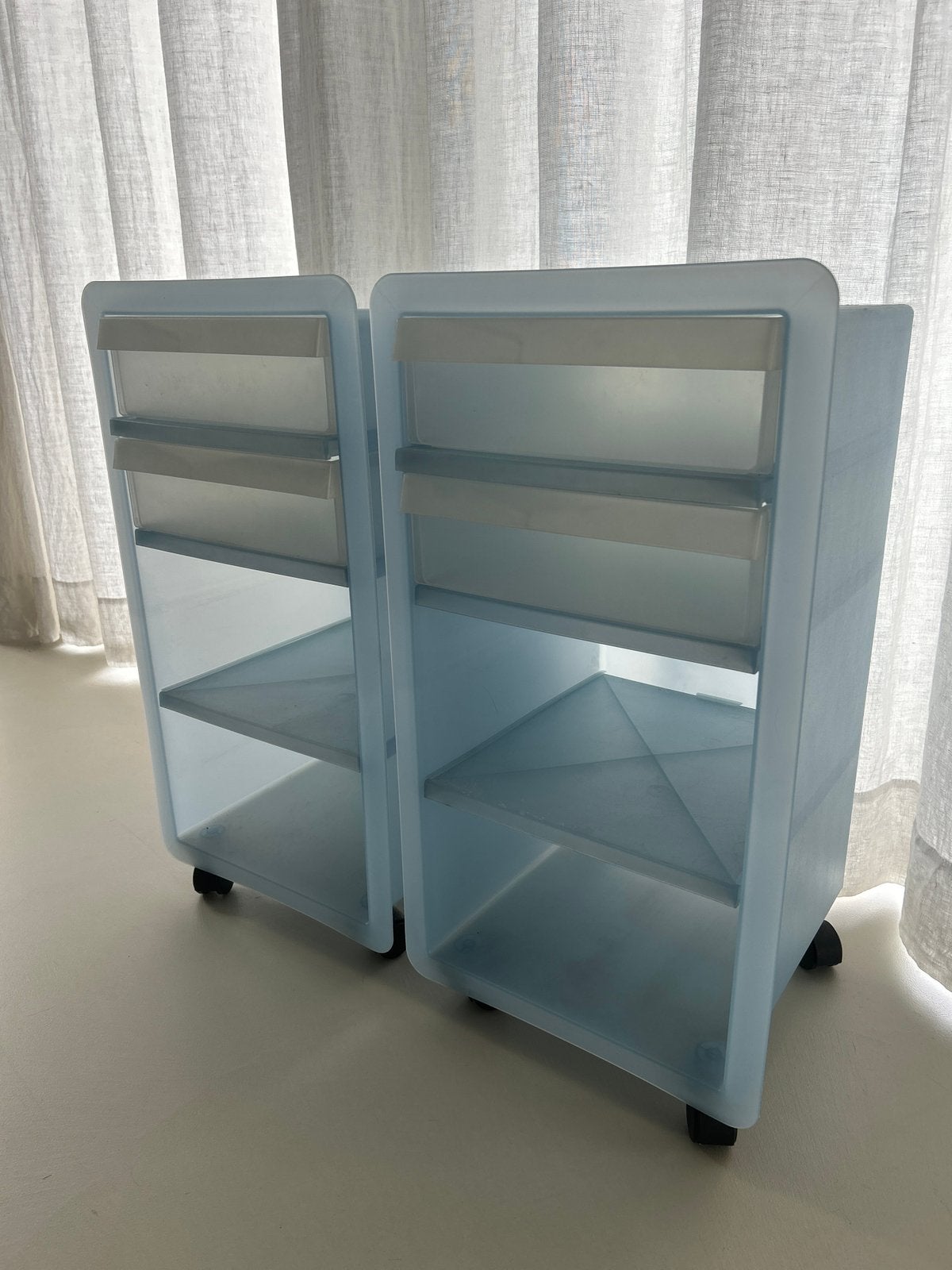 2 vintage ikea nero nachtkastjes in lichtblauw, Huis en Inrichting, Ophalen, Gebruikt, Kunststof, 45 tot 65 cm