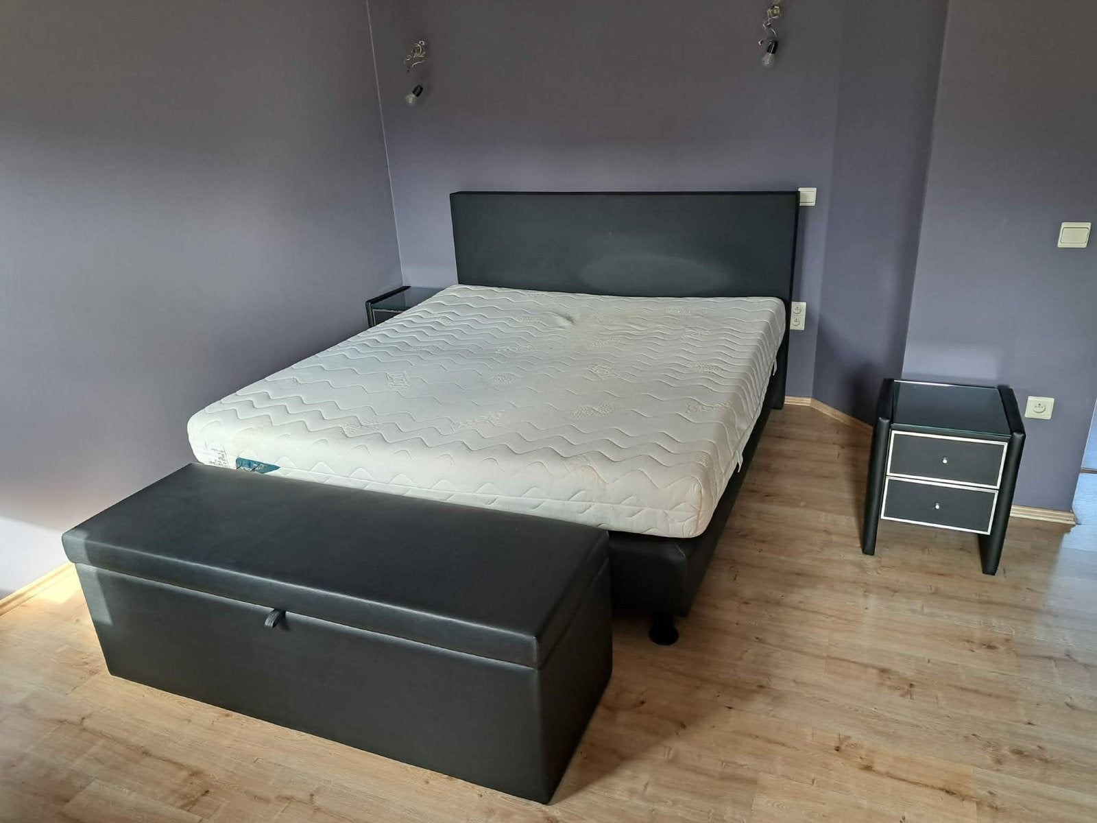 Complete slaapkamer – Zwart kunstleren dubbel bed, Ophalen, Zo goed als nieuw, Zwart