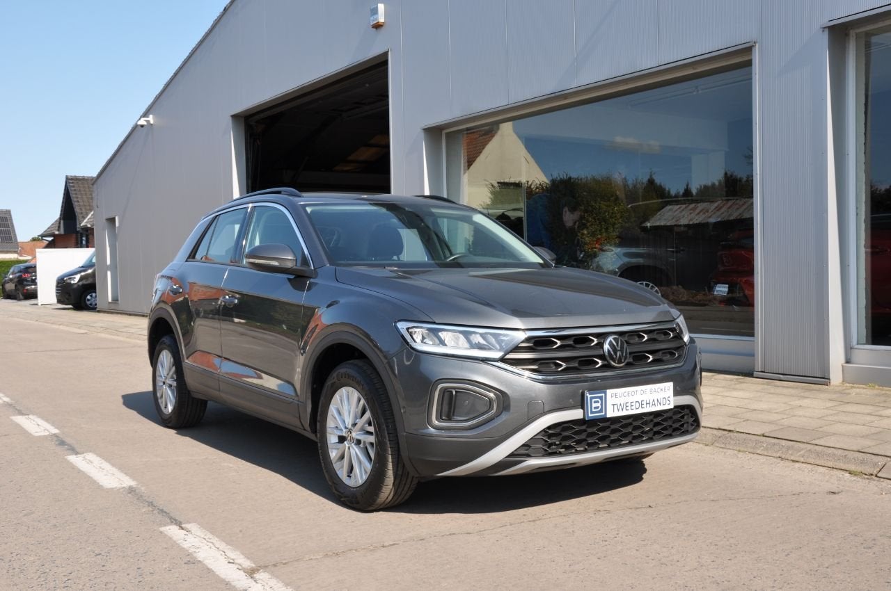 Volkswagen T-Roc * AS NEW * (bj 2022, automaat), Auto's, Stof, Start-stop-systeem, Bedrijf, 5 zetels