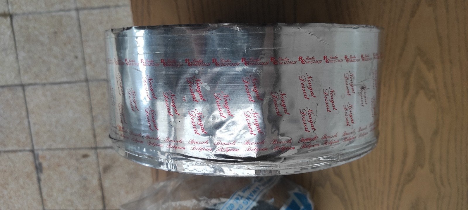 2 rouleaux de papier aluminium : « Nougat Dessert » et « Bru, Enlèvement ou Envoi