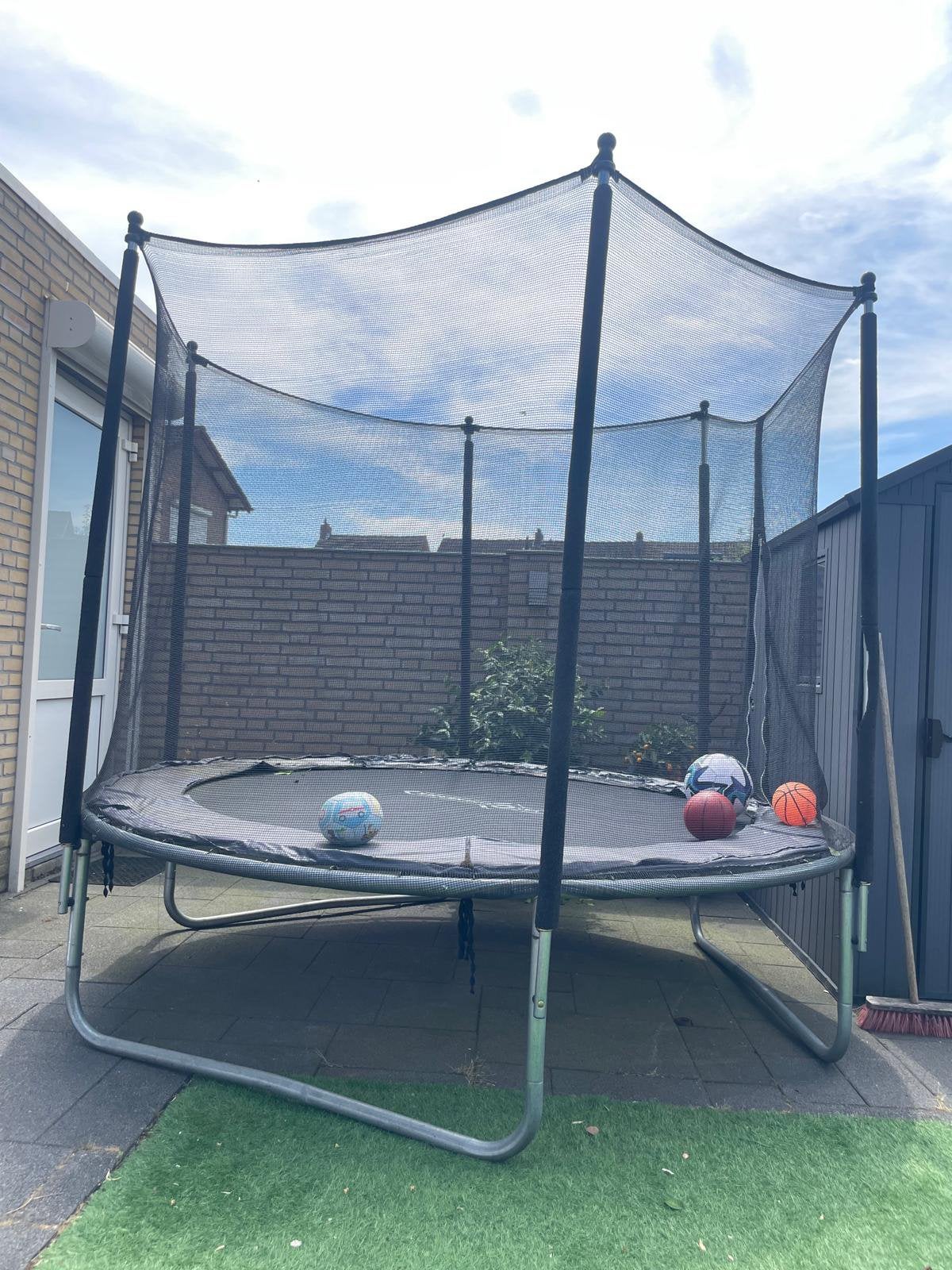 Grand trampoline, Enfants & Bébés, Jouets | Extérieur | Trampolines, Enlèvement, Utilisé