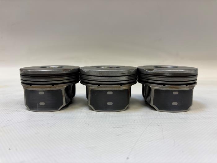 Piston d'un Ford Grand C-Max, -, 3 mois de garantie, -, -