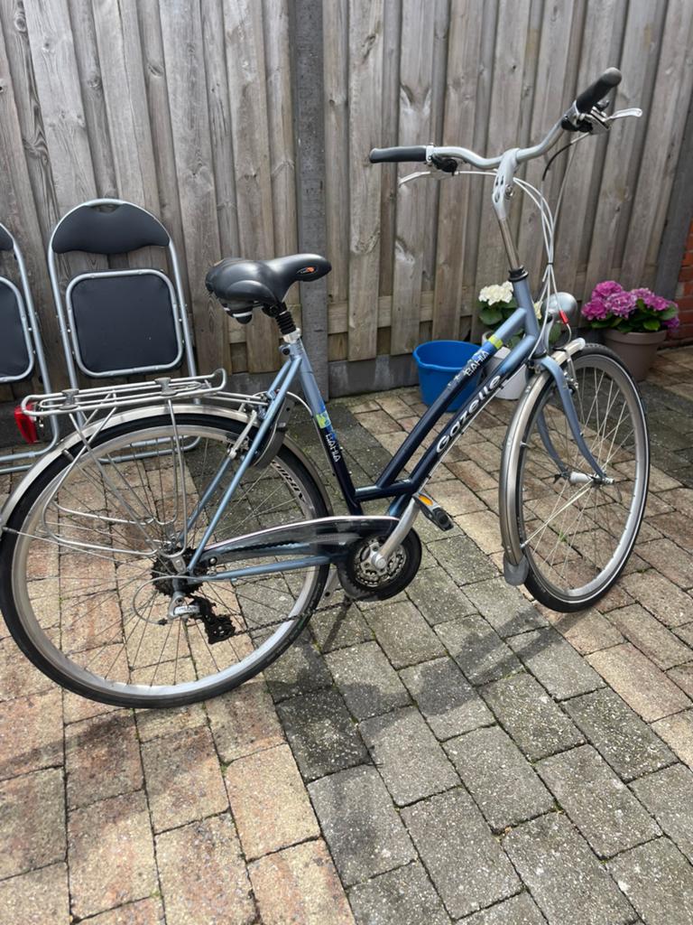 Gazelle 28 inch 3x8 versnelingen dames fiets, Fietsen en Brommers, Ophalen, Zo goed als nieuw, Batavus, Versnellingen