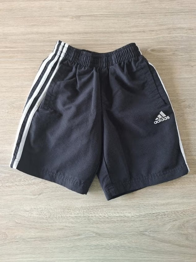 short adidas maat 140, Vêtements | Hommes, Vêtements de sport, Addidas, Enlèvement ou Envoi, Général, Comme neuf