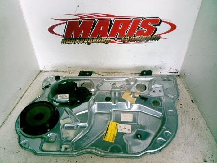 Mécanique vitre 2portes avant droite d'un Volkswagen Polo, -, Volkswagen, -, 3 mois de garantie