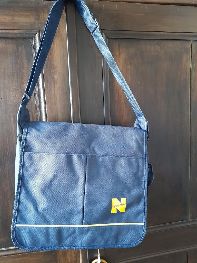 NEUF Sac bandoulière Neckermann bleu +/- 33 x 33 x 10, Informatique & Logiciels, Enlèvement ou Envoi, Neuf, Sac à bandoulière