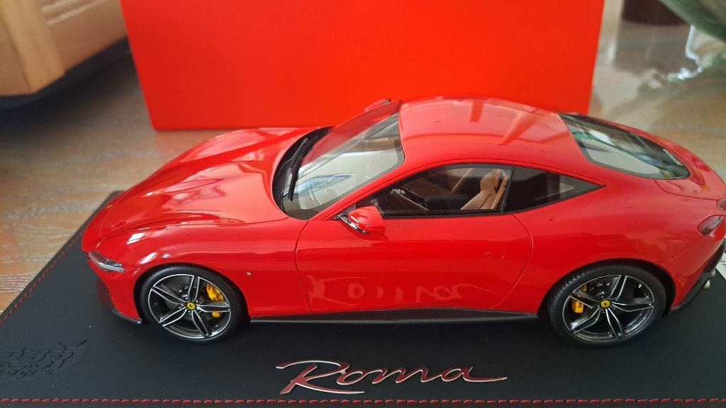 Ferrari Roma Rosso Corsa 1/18 BBR, Ophalen of Verzenden, Zo goed als nieuw, Auto, Overige merken