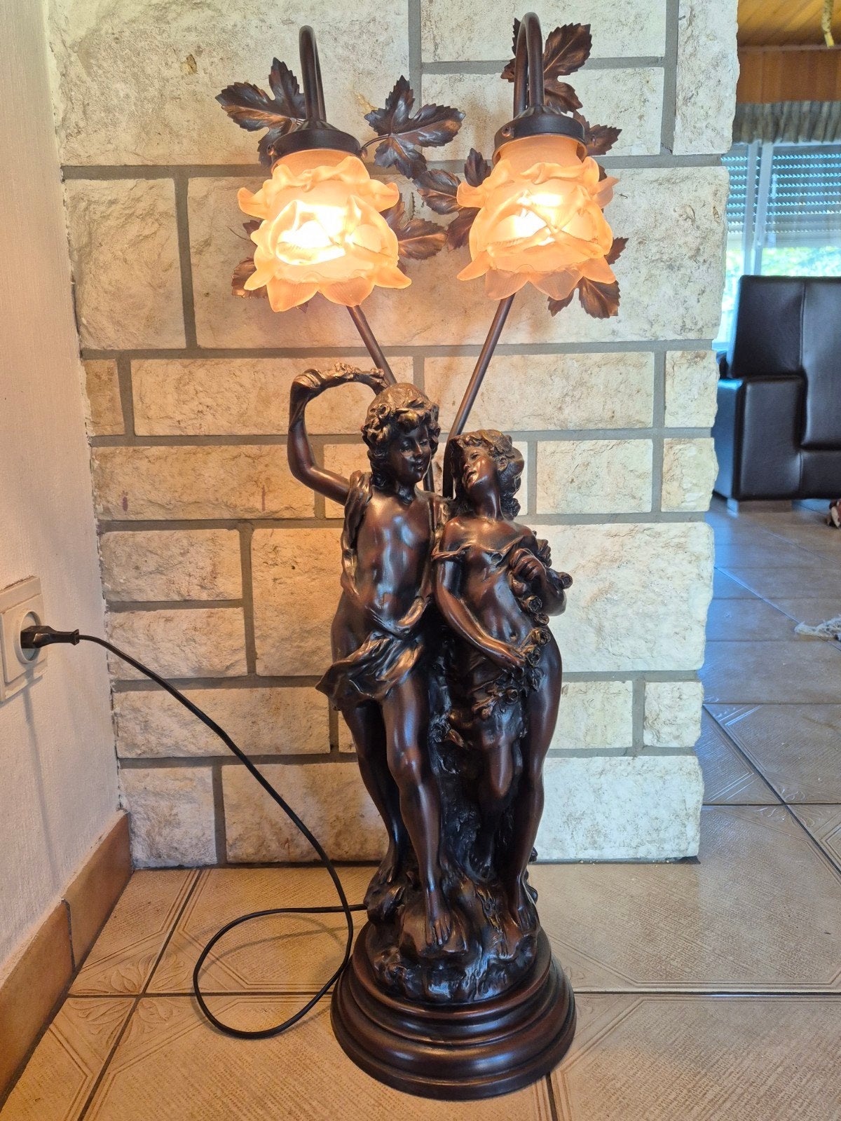 Decoratieve klassieke tafellamp met beeld – 2 lichtpunten, Ophalen, Gebruikt, E14 (klein), Overige kleuren
