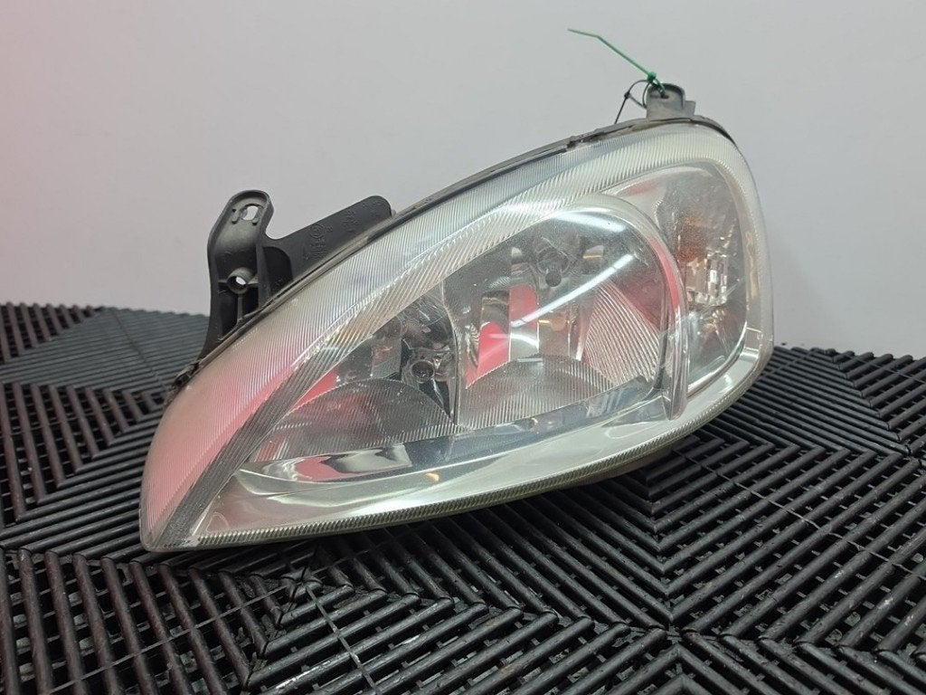 PHARE / OPTIQUE AVANT GAUCHE Opel Corsa C (F08 / 68), Autos : Pièces & Accessoires, Valeo, Opel, Utilisé, 100, rue de Courcelles
75017  Paris, FR