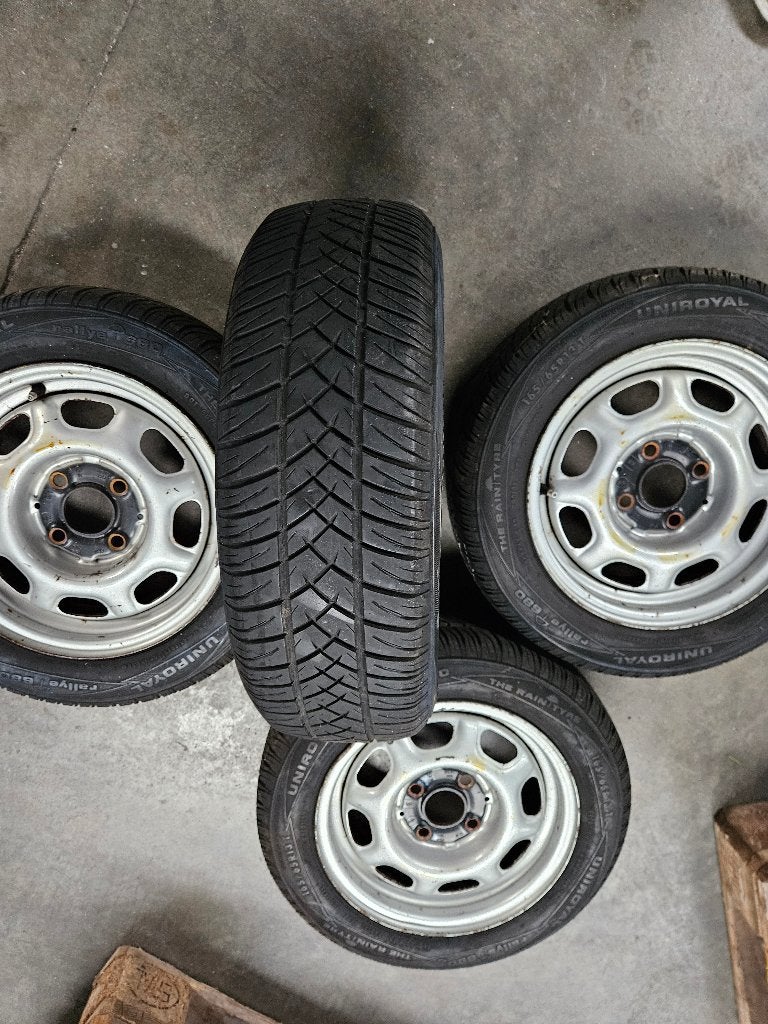 4 banden op velg Uniroyal vw polo, Véhicule de tourisme, Pneus été, Pneu(s), Enlèvement