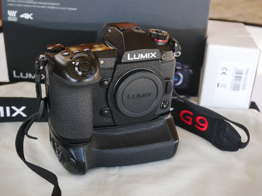Panasonic Lumix DC G9 +lumix Grip (11.900 kliks), Sans zoom optique, Panasonic, 20 mégapixels, Enlèvement ou Envoi