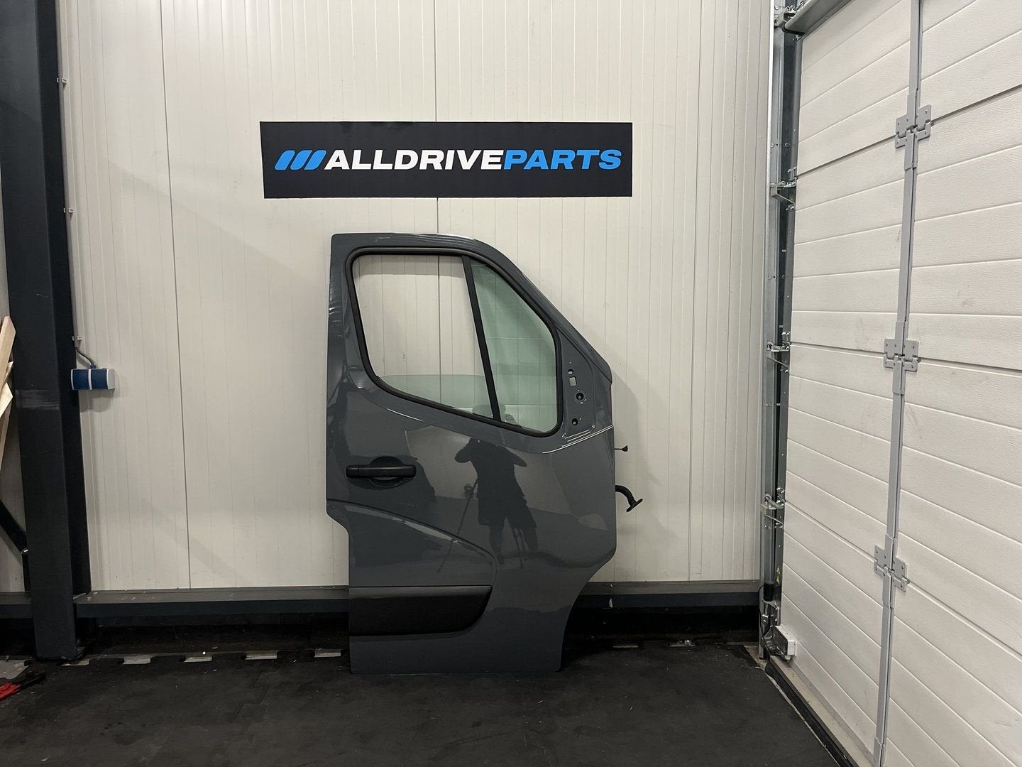 Renault Master Voorportier rechts grijs 801001658R, Autos : Pièces & Accessoires, Carrosserie & Tôlerie, Porte, Renault, Avant