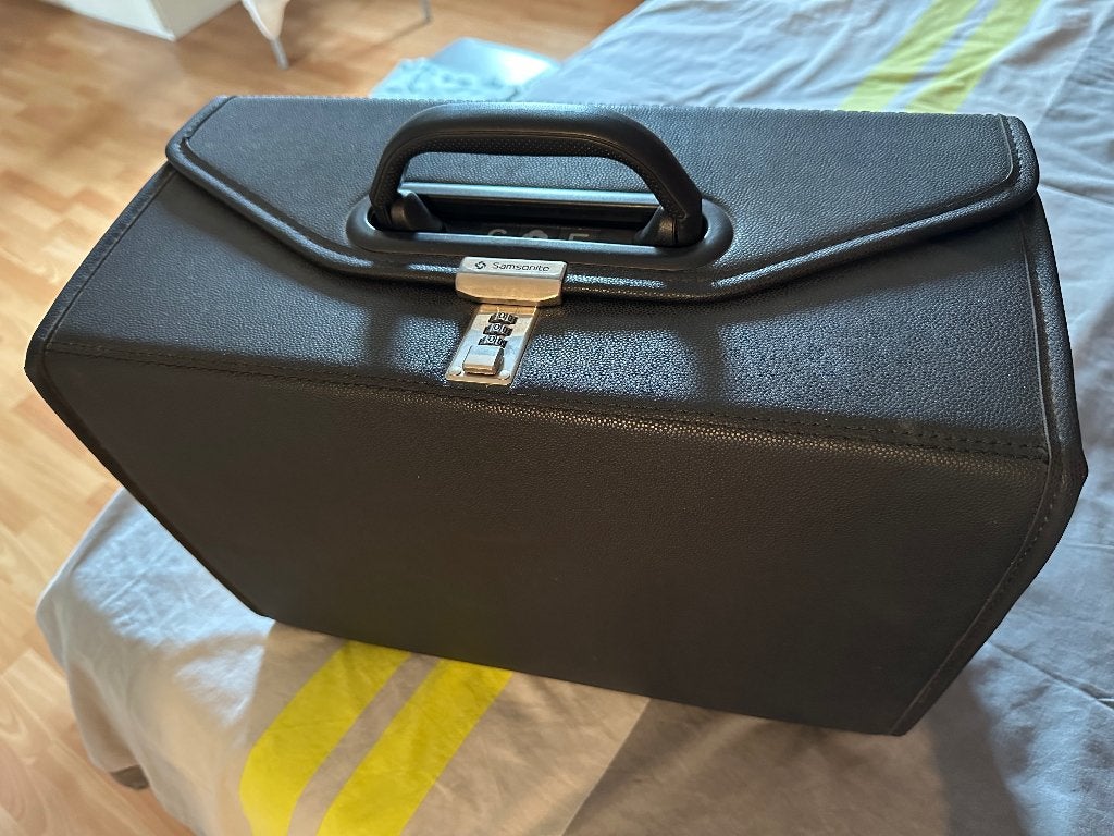 Akkentas samsonite zwart, Computers en Software, Laptoptassen, Ophalen, Gebruikt, Waterdicht, Aktetas